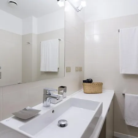 Contempora - Elvezia Park - 3bed, 3baths Overlooking The Park - E12 아파트 *