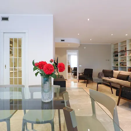 Contempora - Elvezia Park - 3bed, 3baths Overlooking The Park - E12 아파트 *