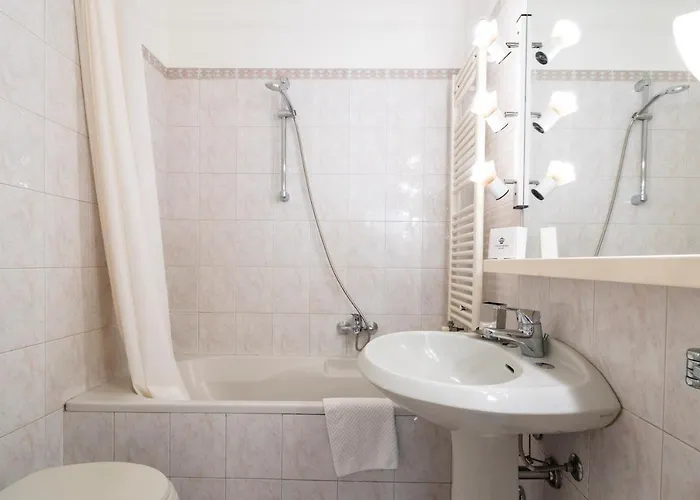 Contempora - Elvezia 8 - E12 Milan